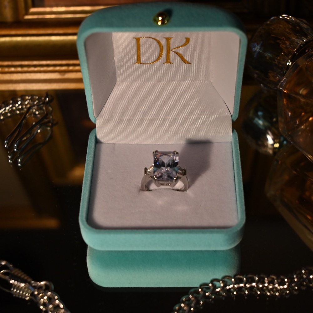 Silver and White Solitaire Ring with Princess Cut Gemstone - Picture 2 of 2